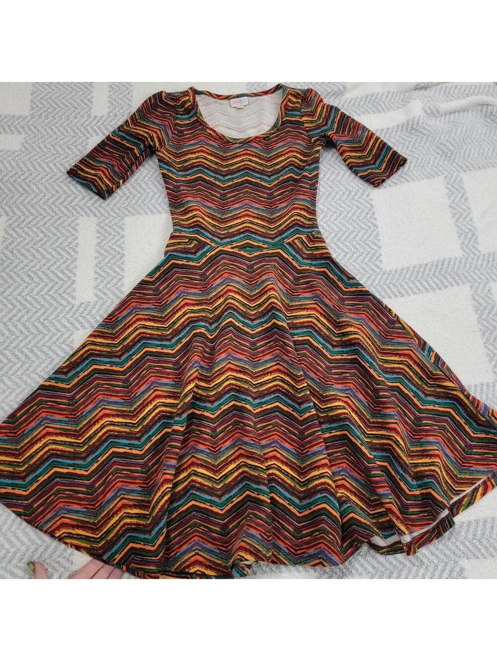 Lularoe multicolored zigzag pattern dress in XXS #lularoe #zigzag